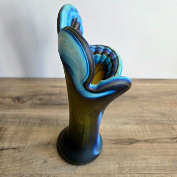 Hand blown Phoenician art glass wavy ages vase. - Picture 7 of 8